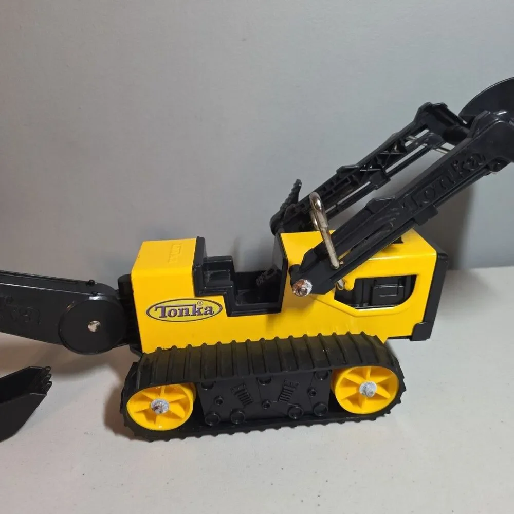 Tonka Front End Loader and Backhoe 17